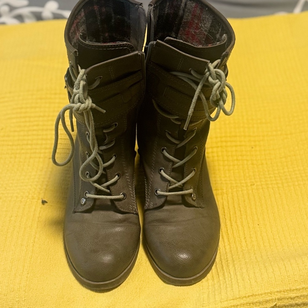 Guess Women's Lace-Up Boots
